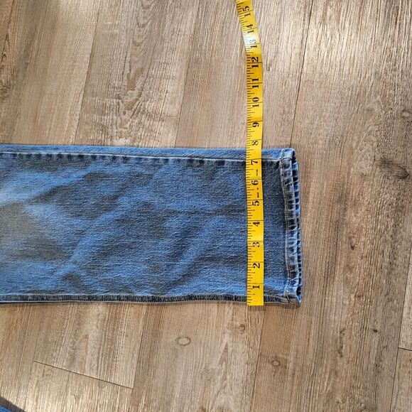 Old Navy Mid Rise WOW Boyfriend Fit Straight Jean Womens Size 14 - Picture 2 of 8